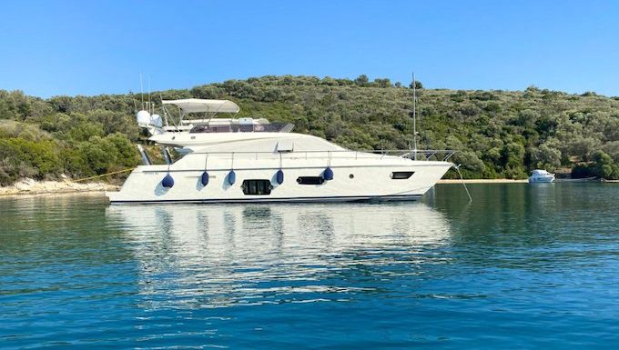 2011 Ferretti 570